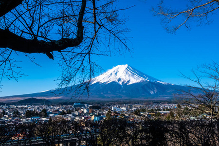 富士山全景索道上的富士山景色图片