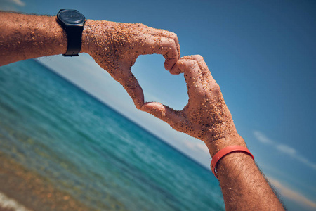 地上半个心符号图片