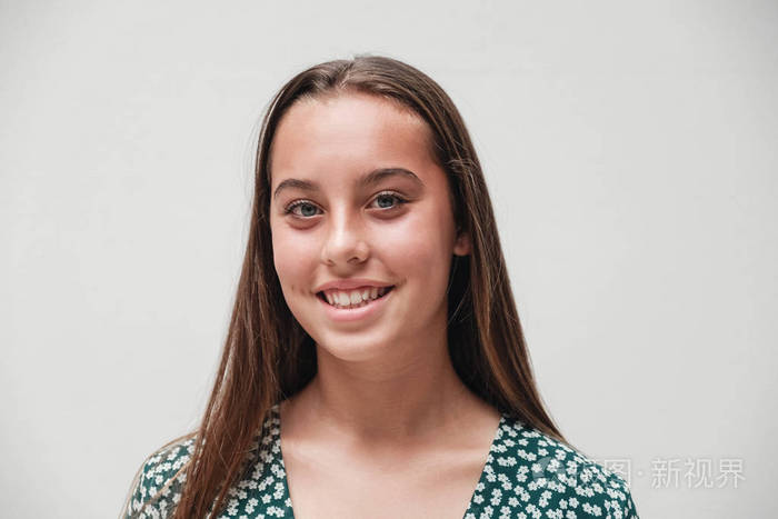 白种人 肖像 头发 美丽的 酒窝 多民族 特写镜头 夏天