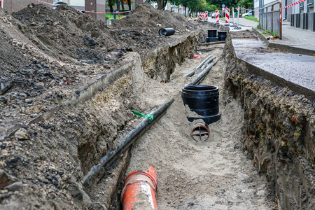 城市街道污水管网的维修,保温和更换照片