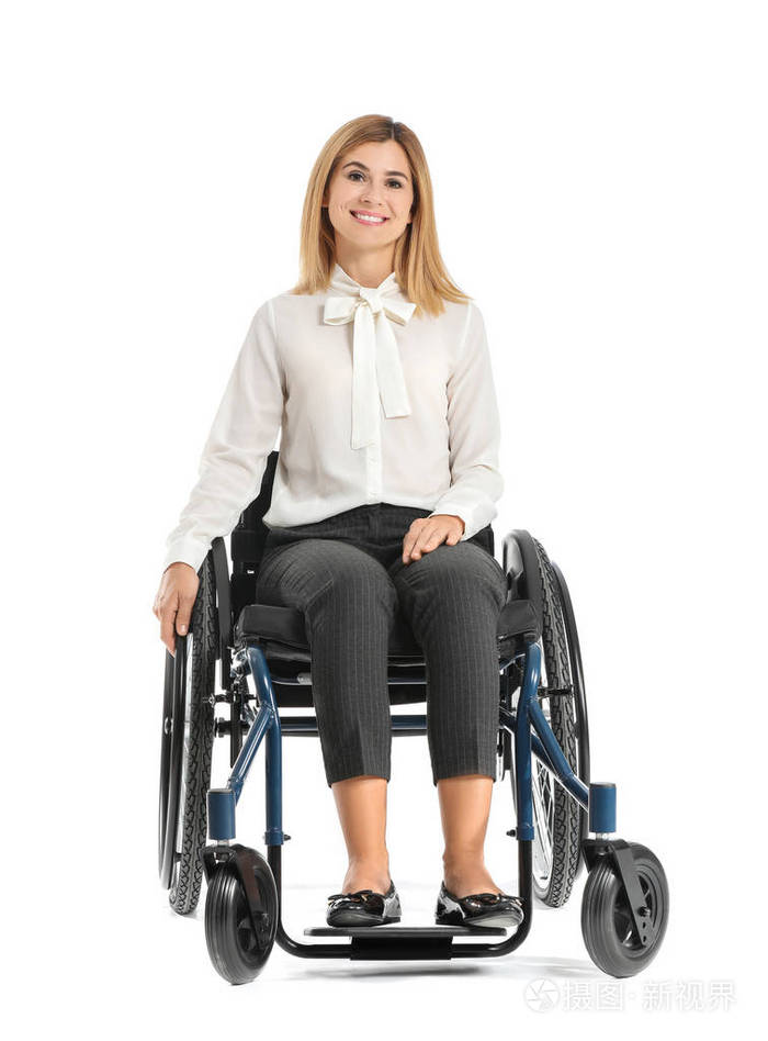 白底轮椅美女