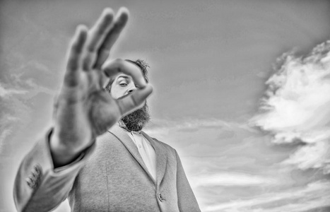 我很好奇表情包监视和观察.非常好的概念.