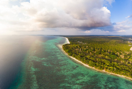 基伊岛,印度尼西亚摩鹿加群岛.