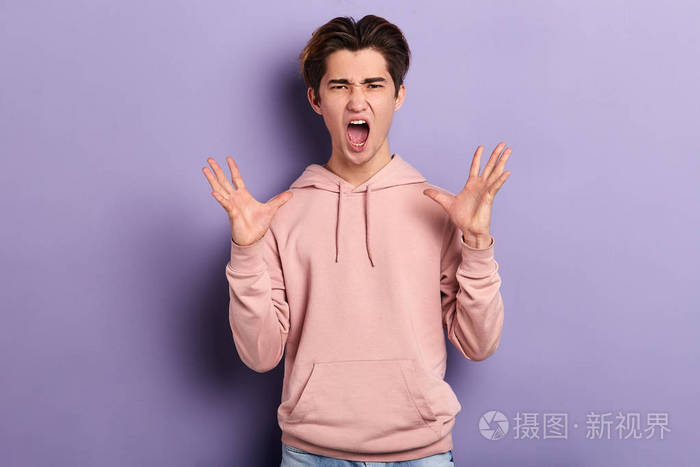 失意的疯子愤怒的尖叫