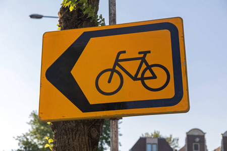 自行车道标志图片
