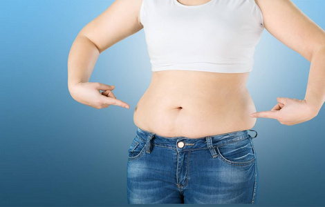 腹部肥胖的女人图片