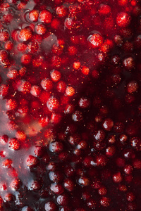 草莓酱质地被太阳耀斑一分为二图片