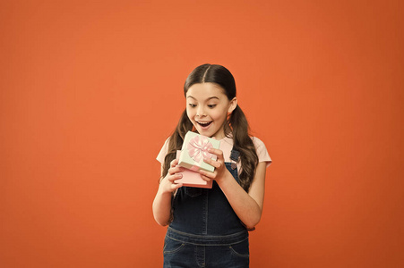 为惊喜所震惊 照片