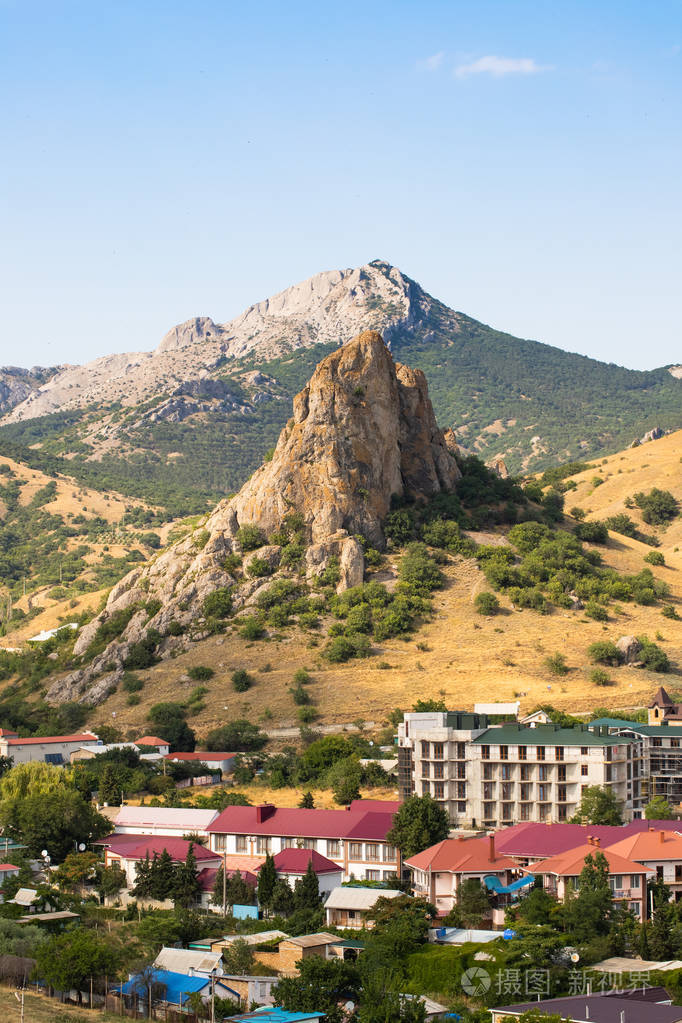 俄罗斯克里米亚库罗特诺定居点的蜂蜜山