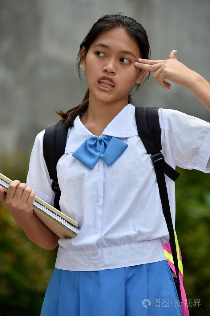 一个愚蠢漂亮的菲律宾女学生