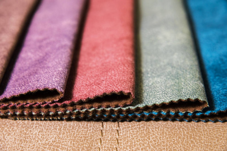 家具和服装装潢的色彩鲜艳的布料样品.