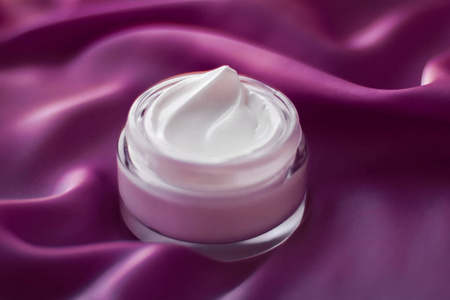 针对敏感肌肤的美容面霜保湿霜,豪华spa cos照片