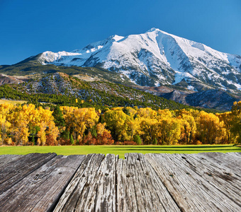 科罗拉多州的索普里斯山秋景图片