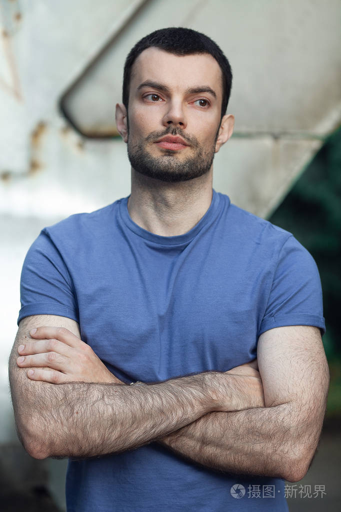 真正的男子汉气概大胡子中年男子画像