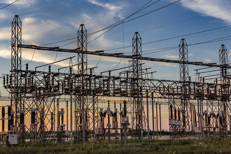 配电站高压线路照片
