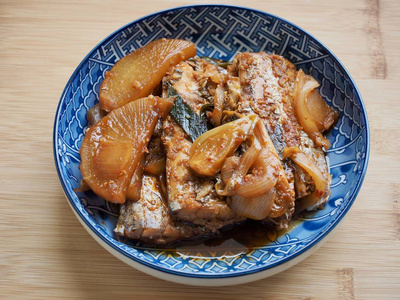 日式炖鲭鱼图片