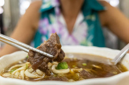 红烧牛肉面汤图片