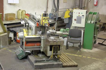 机械加工车间图片