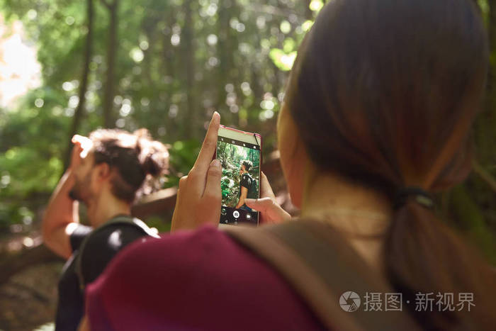 森林 男人 幸福 蕨类植物 树叶 技术 夫妇 适合 自然