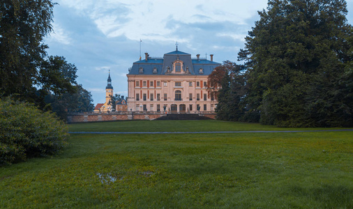 普什茨纳中心的宫殿图片