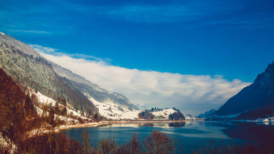 阿尔卑斯山雪山冬日美景图片