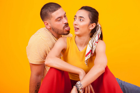 动漫女舔男生乳图片