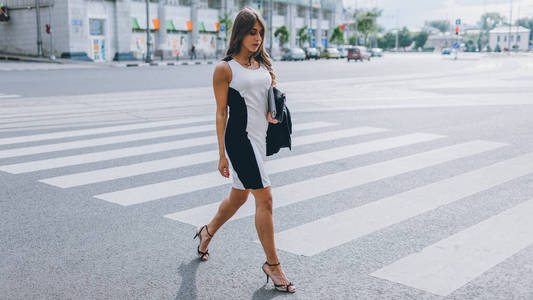 强势的女人女性自信独立强势女性照片