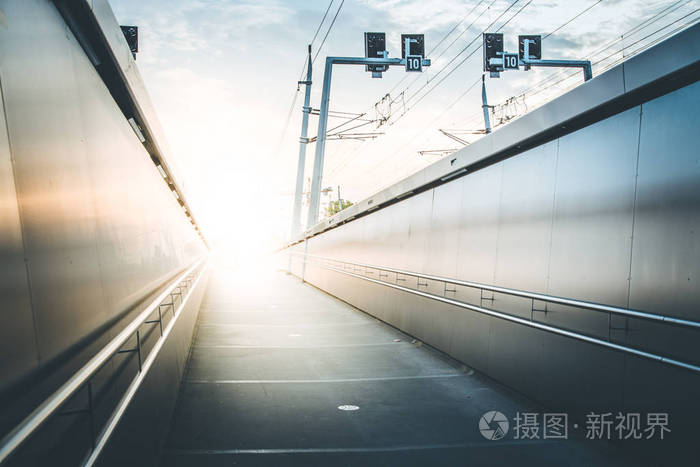 天空 移动 火车 轨道 建筑学 城市 铁路 日落 运输 旅行