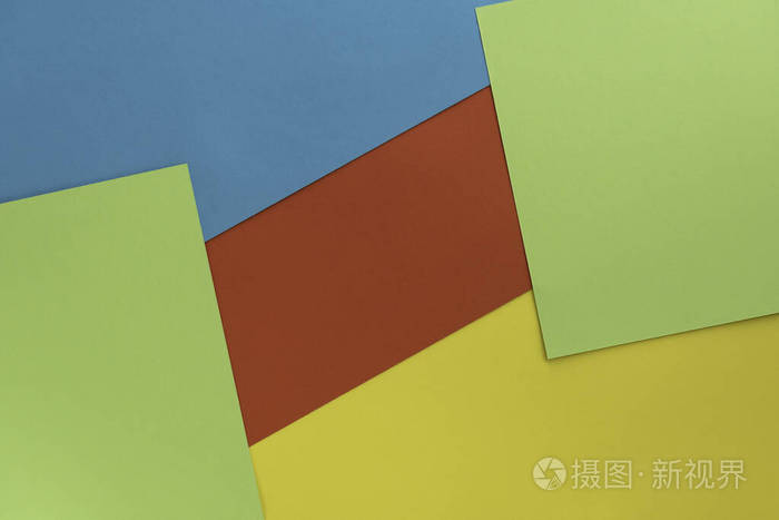 蓝红绿三色纸背景几何图形形状抽象几何平面构图彩色纸板上的空白卡板
