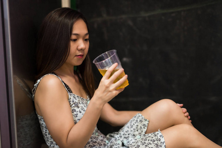 喝啤酒图片大全