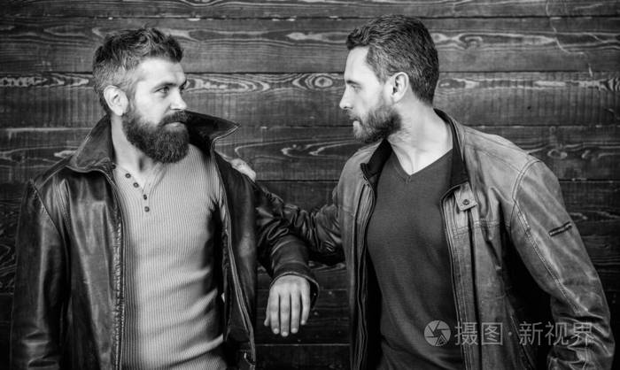 失望的合伙人争吵.决战概念.冲突和对抗.男人吵架,男人感到抱歉.