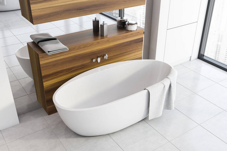 俯视浴缸木制和白色浴室浴缸俯视图照片