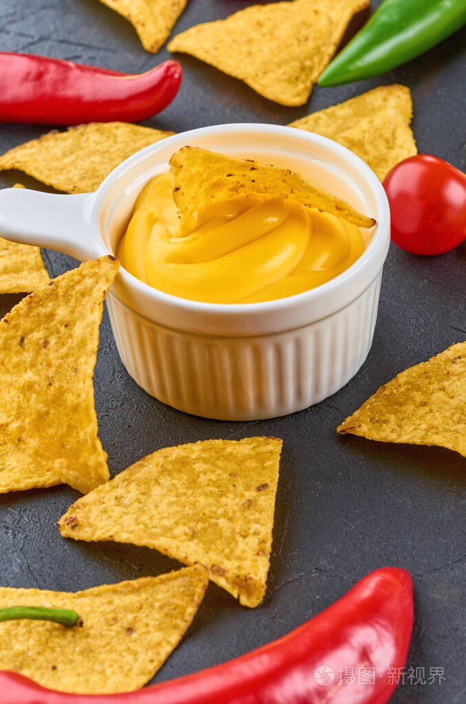 烤干酪辣味玉米片墨西哥食品概念