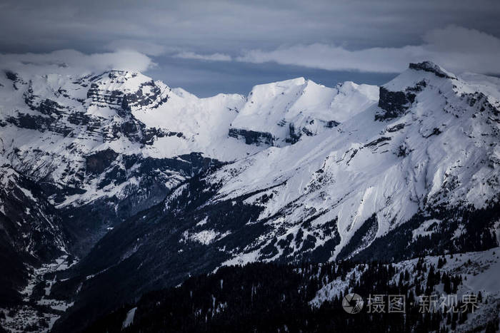 阿尔卑斯山冬季雪景