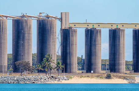澳大利亚港口码头的储仓图片
