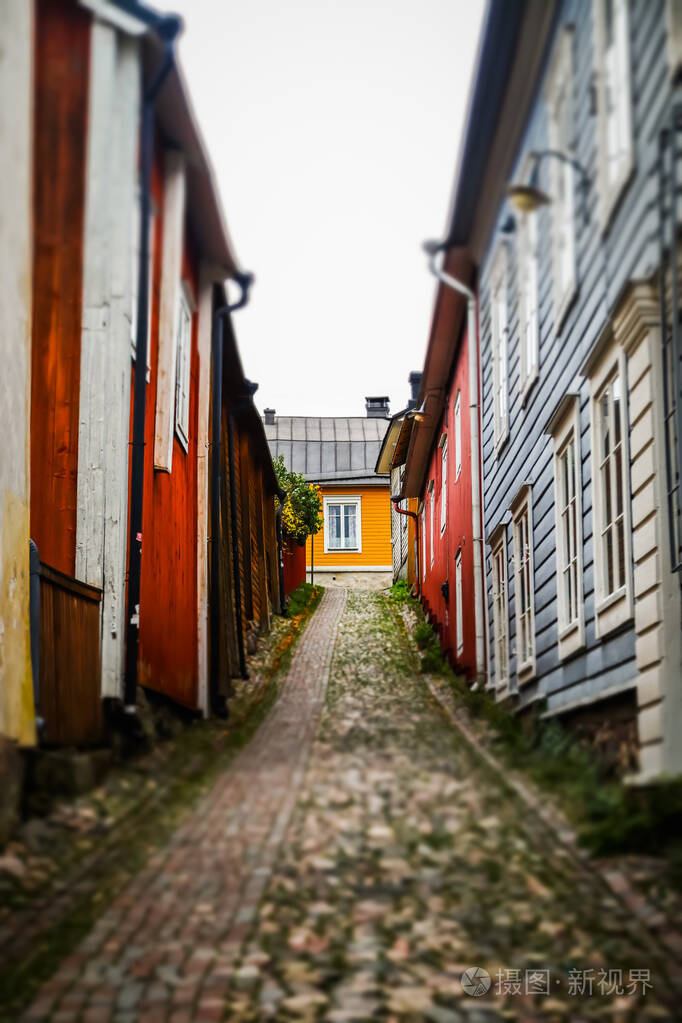 芬兰老波伏奥狭窄的街道美丽的城市秋景五彩缤纷的木楼