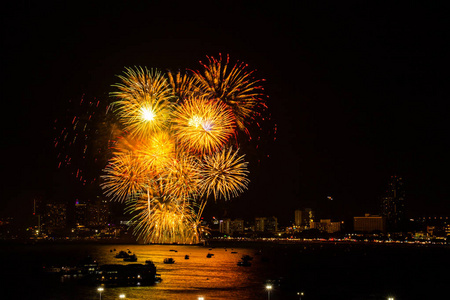 烟火缤纷夜市景背景庆祝节日图片