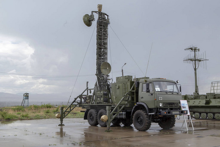 放射定位仪军用移动通信设备照片