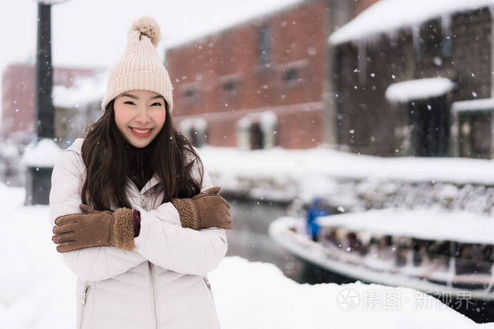 Beautiful young asian woman smile and happy with travel trip in 