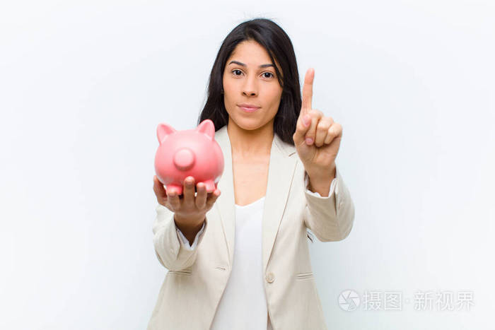 节约 金融 成人 西班牙裔 肖像 现金 复制 存钱罐 小猪