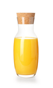 一瓶白色的新鲜果汁照片