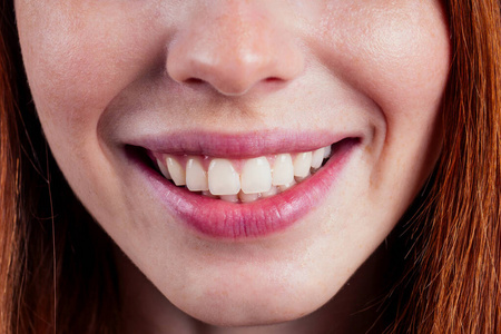 铅笔画正面头发图片