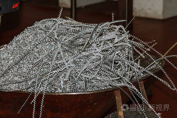 铝刨花铝加工在数控机床上生产