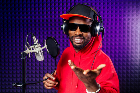 美国黑人说唱歌手图片