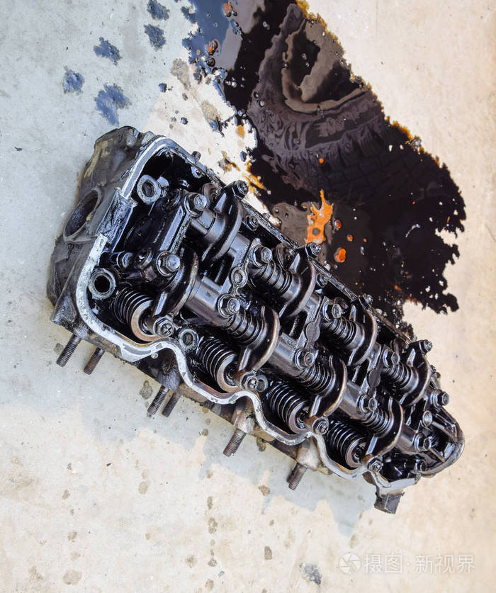 机油中的零件.在役汽车发动机修理