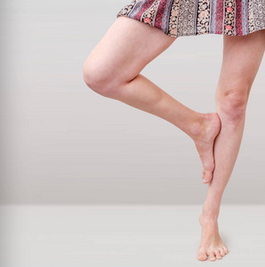 物理治疗物理治疗积极运动的年轻运行女人跑步运动员副本空间侧视图