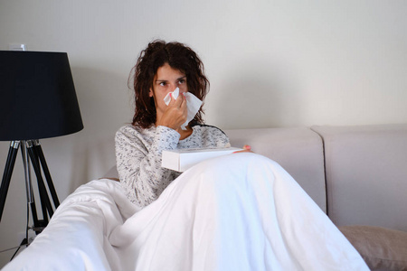 看起来有点发烧图片