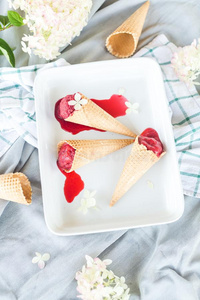 草莓果子露图片-草莓果子露素材-草莓果子露插画-摄图新视界