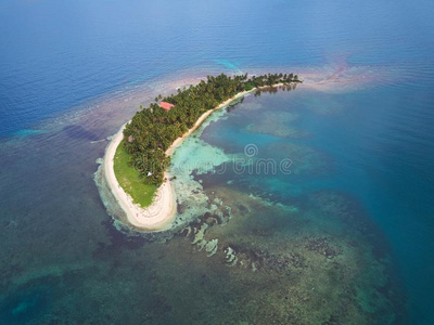 num.一小的岛采用蓝色海水