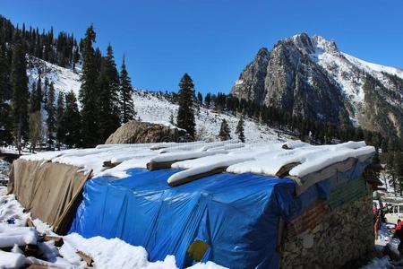 雪向指已提到的人屋顶关于帐篷.山采用克什米尔采用印度.